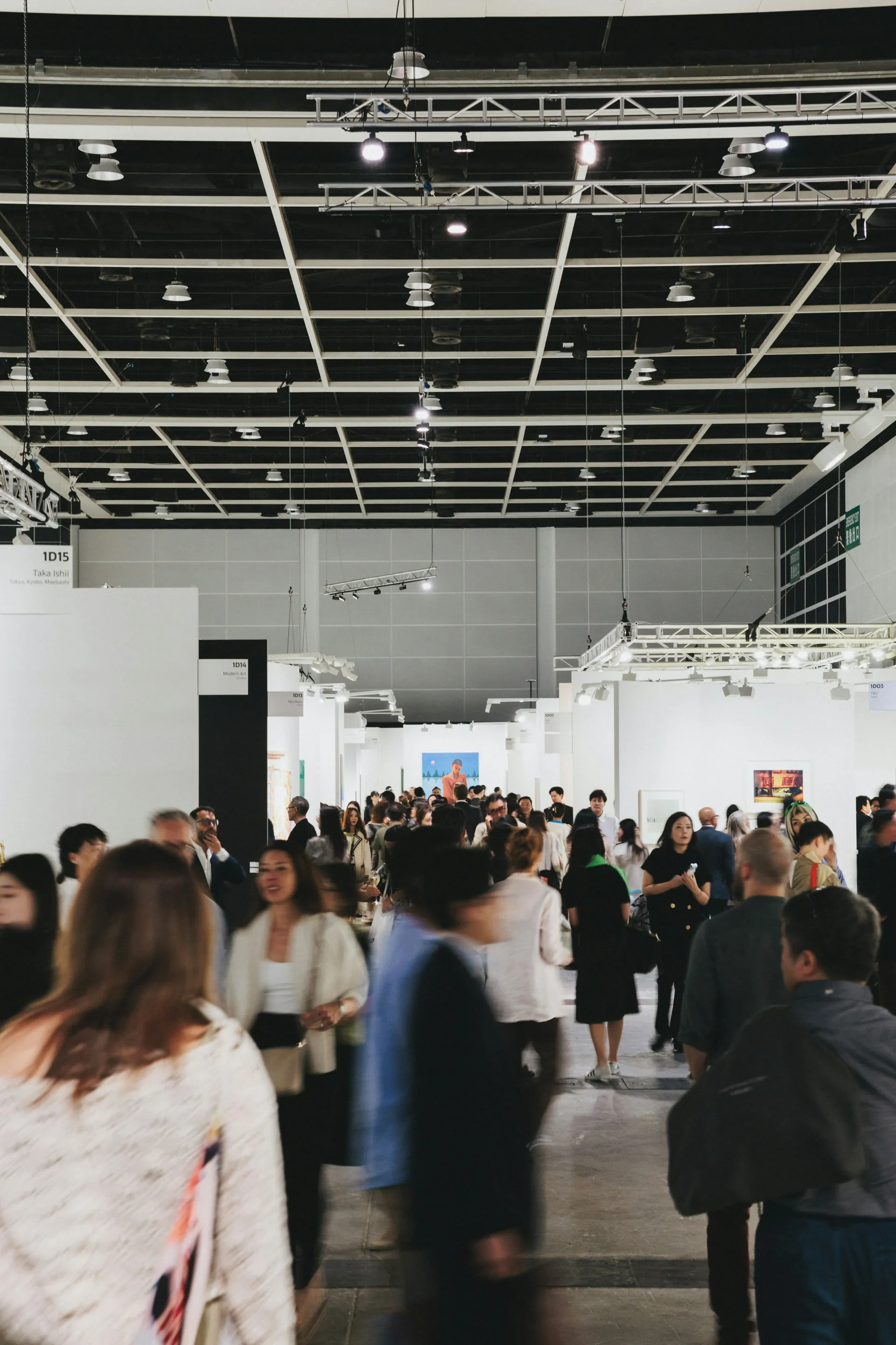 展示会ブースで来場者に手渡す28 BLACKオリジナルラベル缶｜素通りされるブースを立ち止まるブースに変える飲めるノベルティ